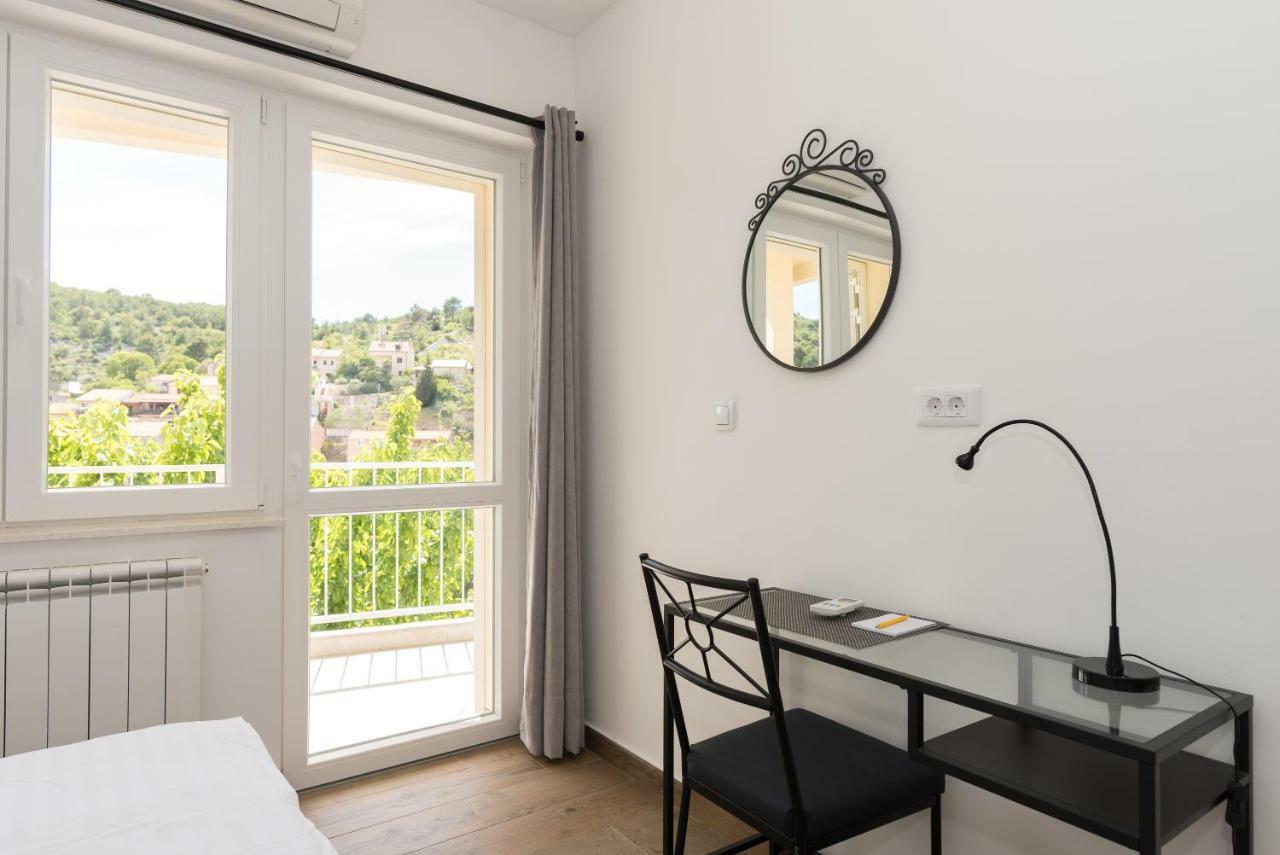 Ivan Zaton Apartment *