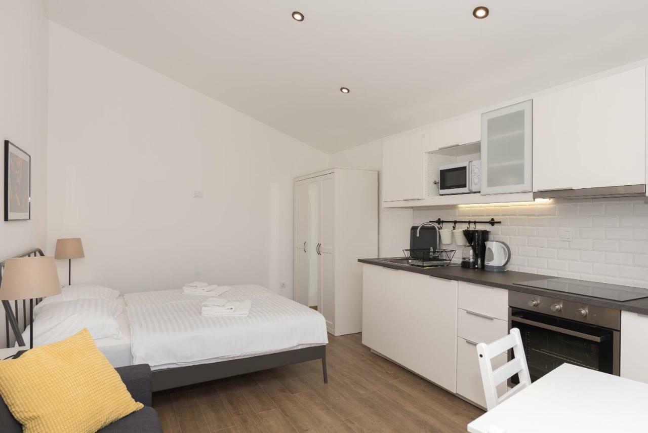 Ivan Zaton Apartment *